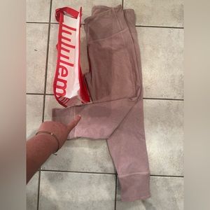 Lululemon Wunder Under ribbed crop pants 21inch Sean